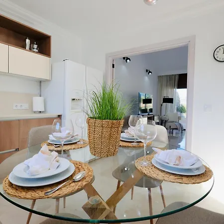 Casa Bliss - Luxury 3 Bedrooms Tauro Golf Wifi *