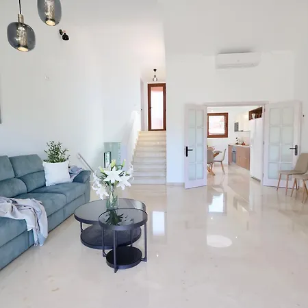 Casa Bliss - Luxury 3 Bedrooms Tauro Golf Wifi ヴィラ *
